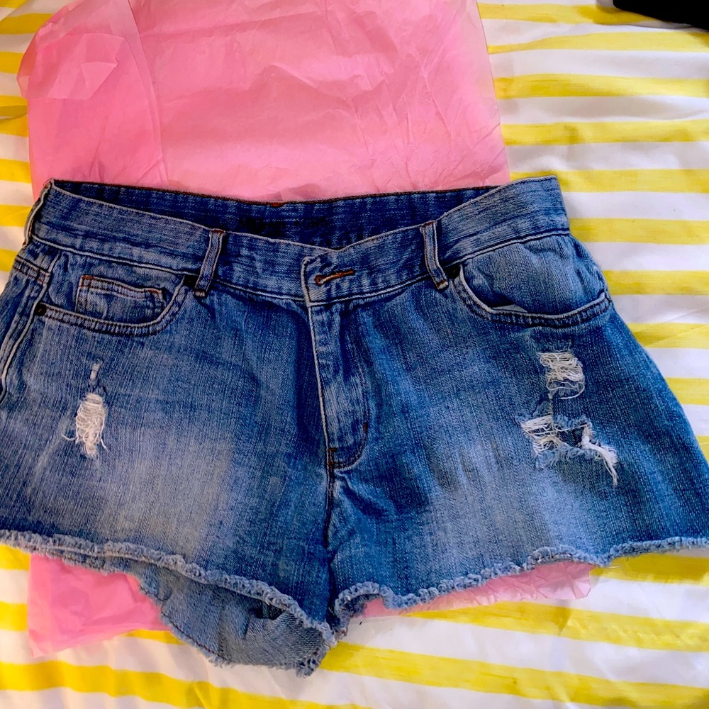Michael Kors Jean stressed shorts. Reposh too big.